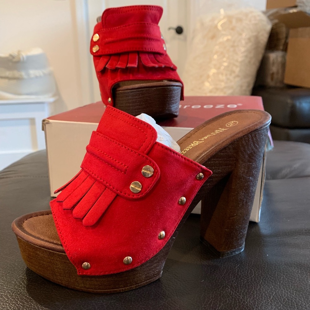 Red vintage inspired heals
